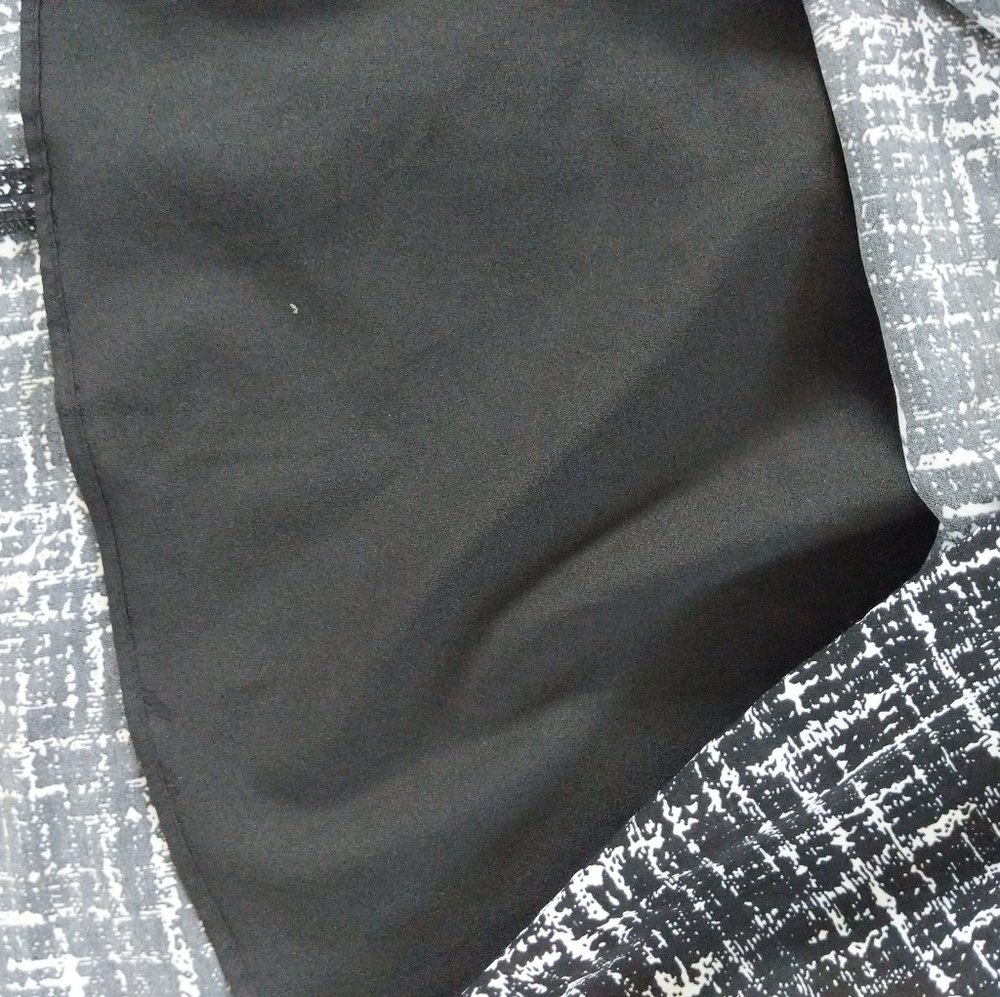 Medium Dress - Picture 3 of 4